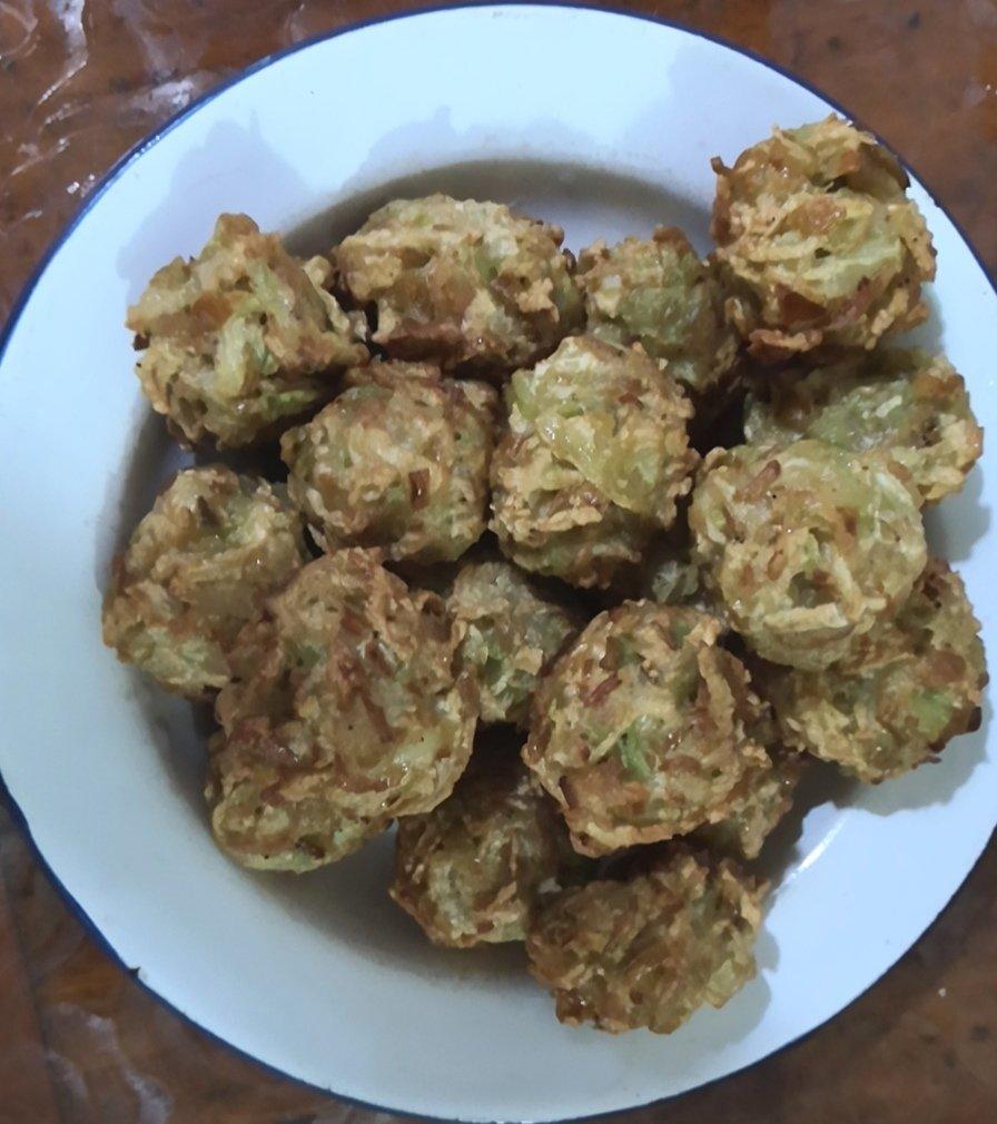炸萝卜丝丸子