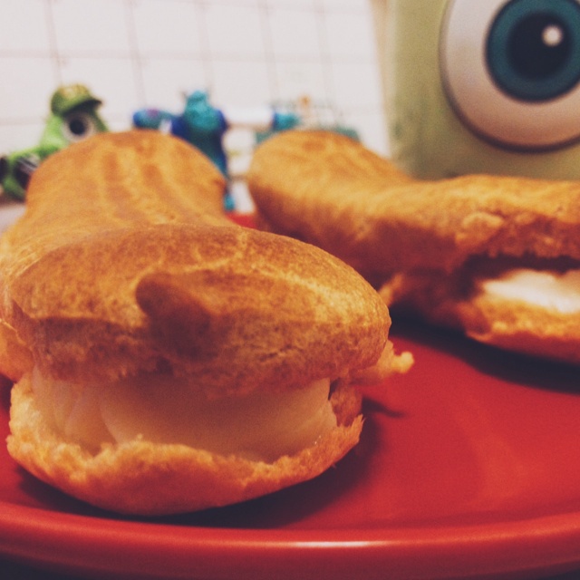巧克力闪电泡芙（Eclair）