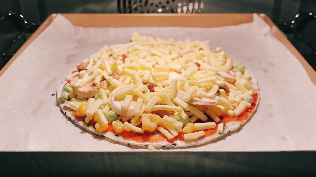 2张手抓饼皮搞定1个披萨——奥尔良鸡肉披萨