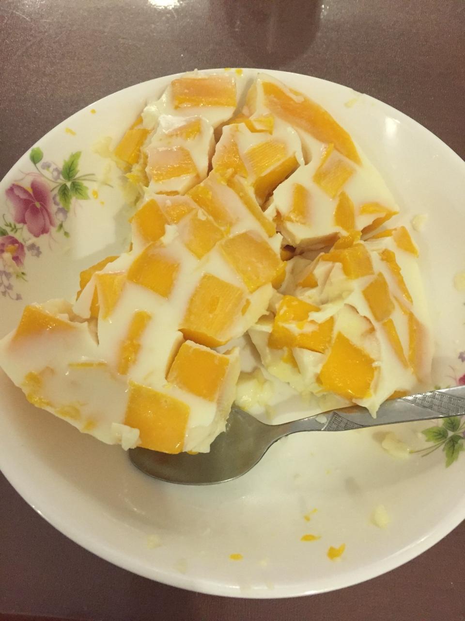 粒粒芒果椰汁冻糕