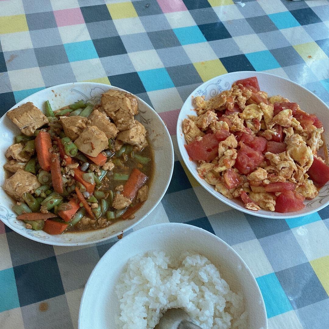 番茄炒鸡蛋（超浓的番茄味）