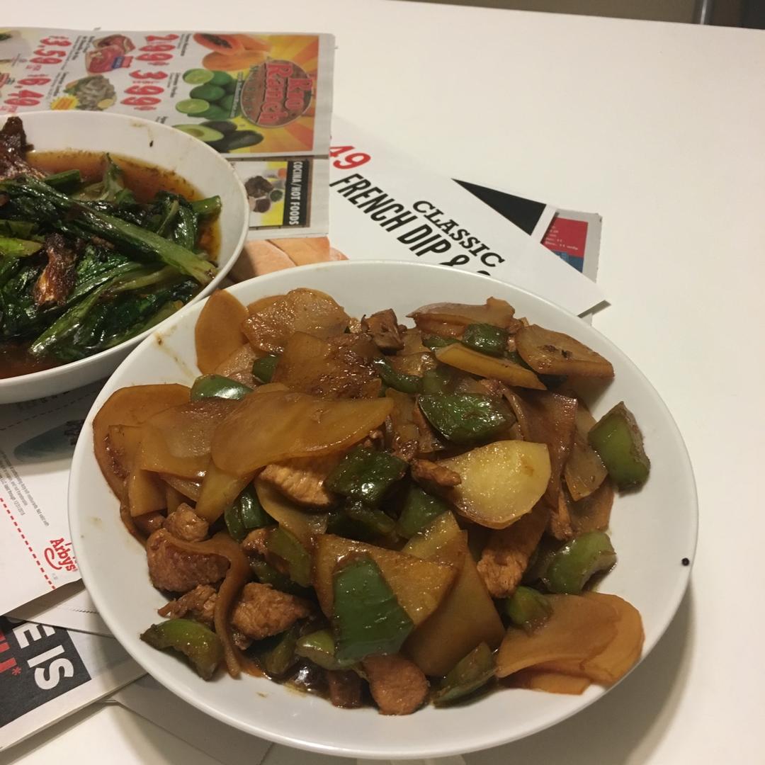 土豆辣子炒肉片