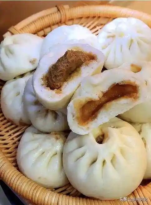 不用揉面，不用擀皮的秘制肉包的做法