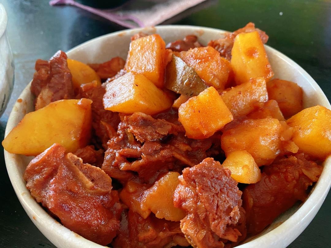 土豆烧排骨