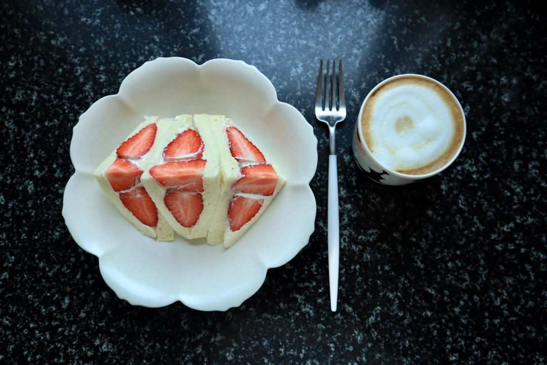 草莓奶油三明治