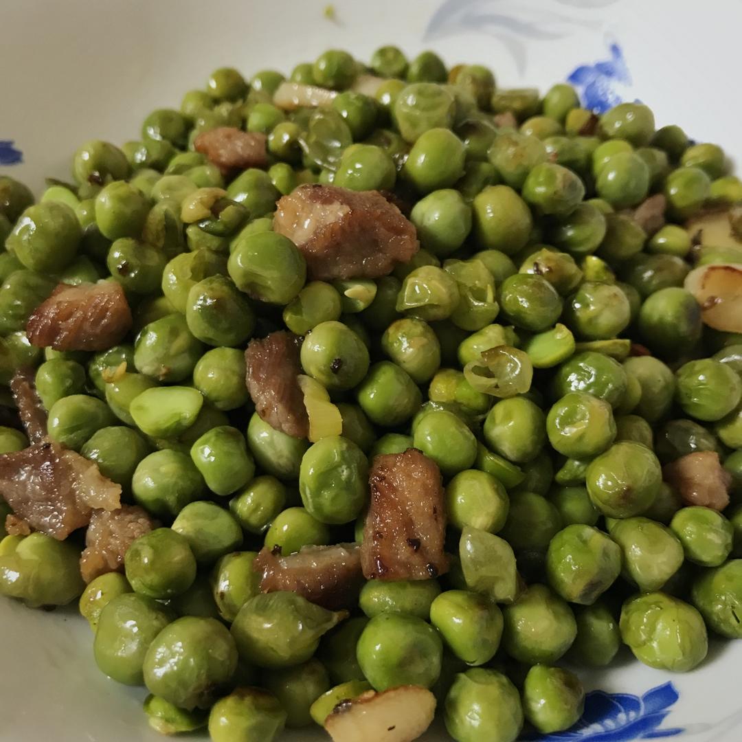 青豌豆炒肉丁