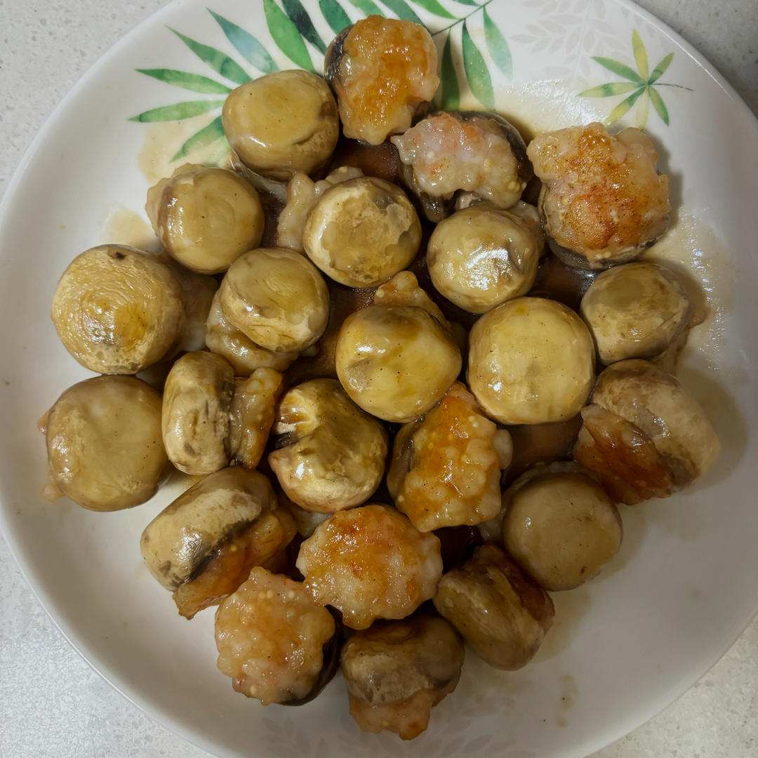 一口爆汁的虾滑酿口蘑