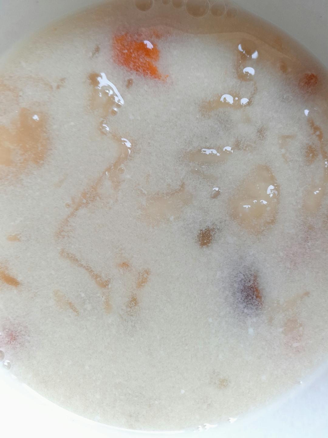 银耳红枣牛奶羹