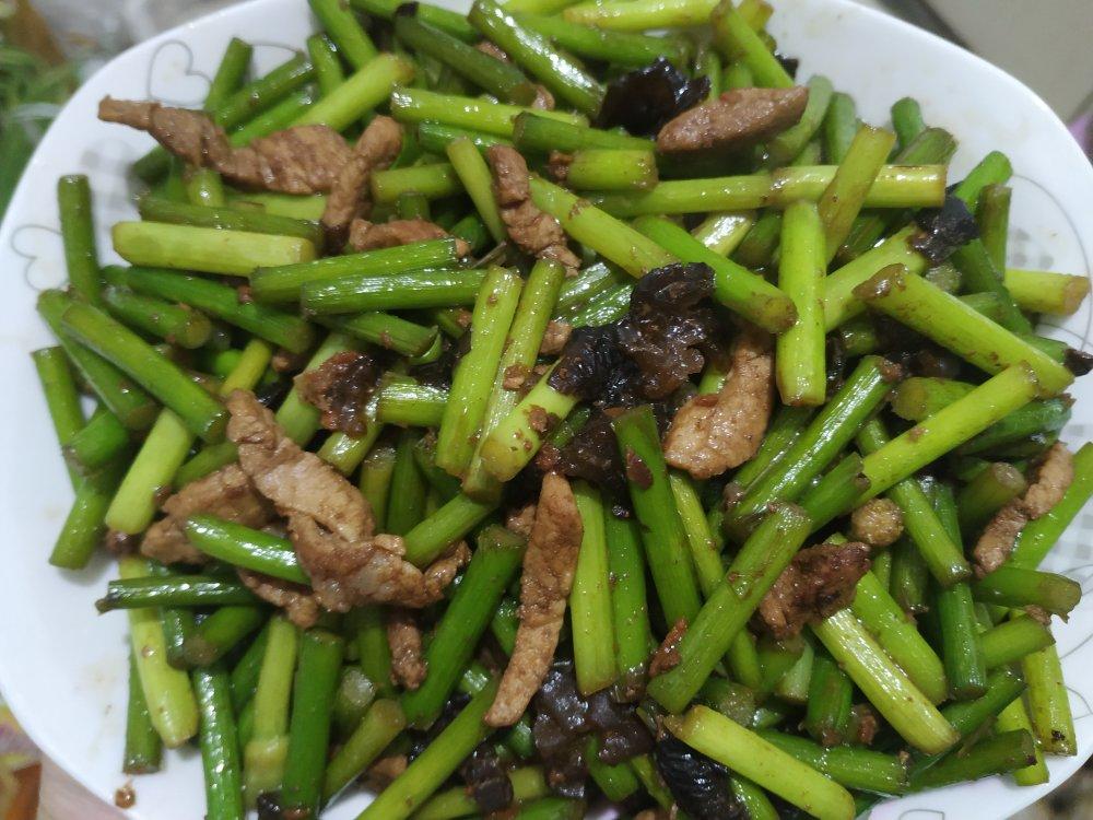 家常菜蒜薹炒肉（蒜苔炒肉）