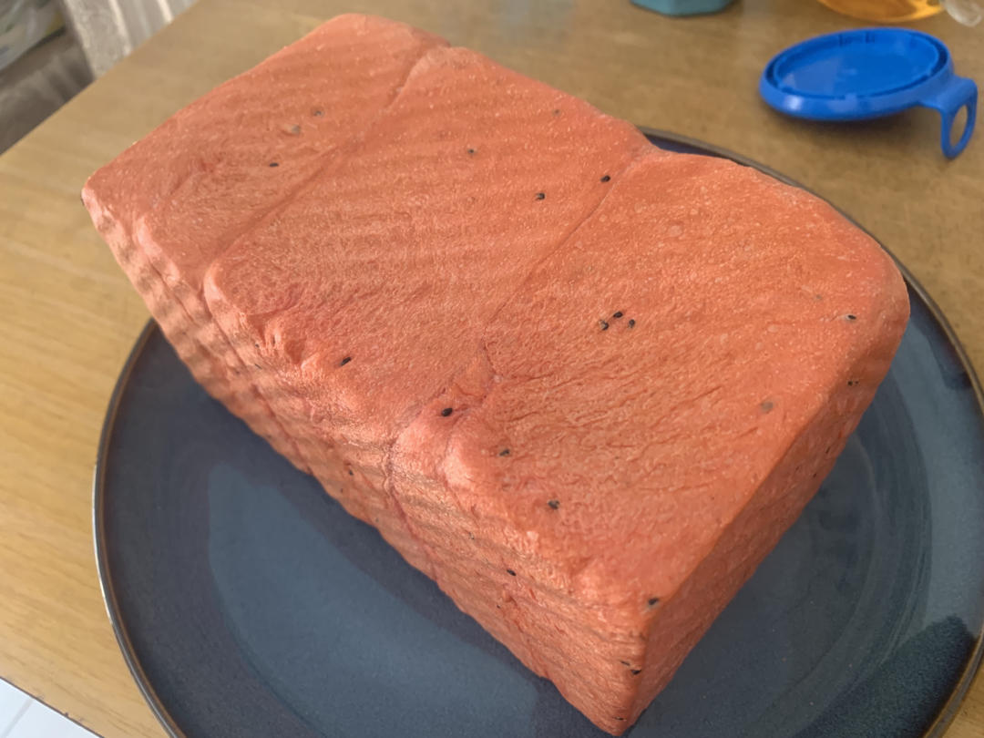 火龙果全麦土司面包