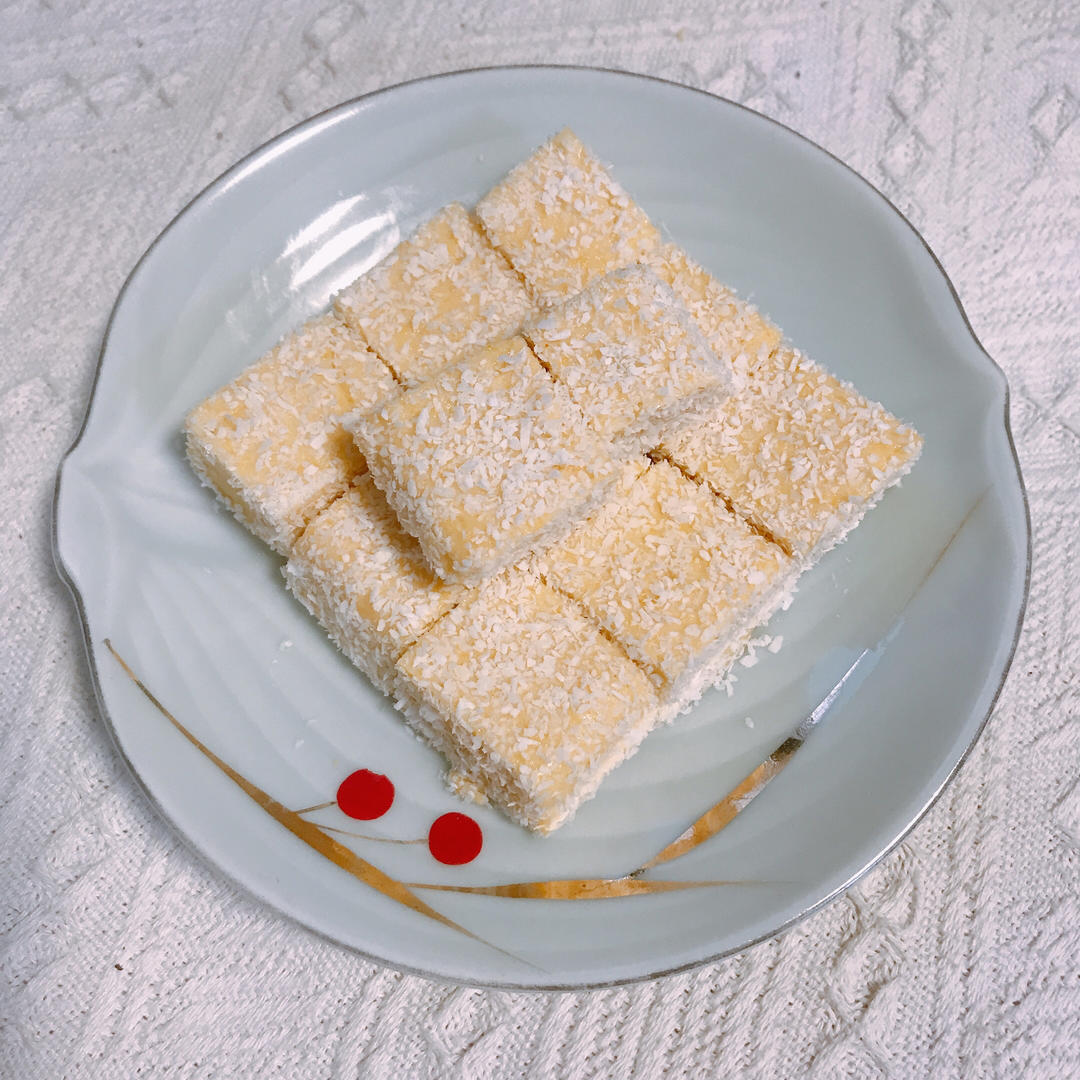 巨简单的奶香南瓜糕，适合秋天吃的小零食，甜甜糯糯入口即化，小宝宝也能吃