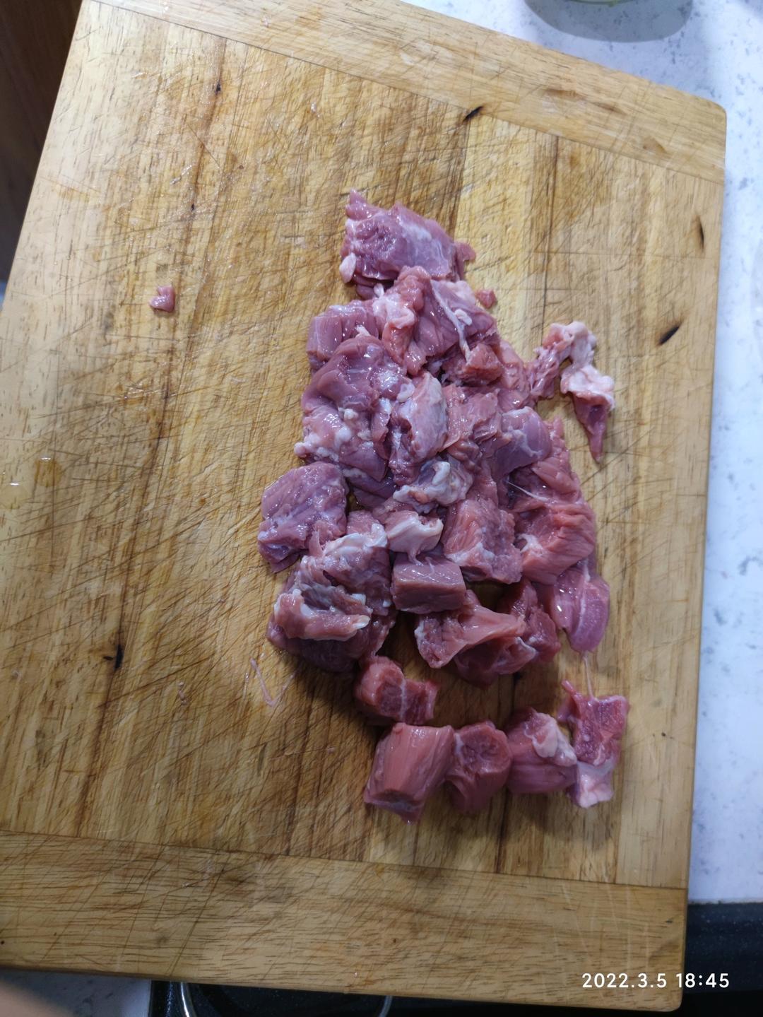 萝卜牛腩煲