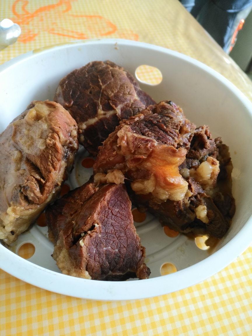 电饭锅版卤牛肉的做法 步骤3