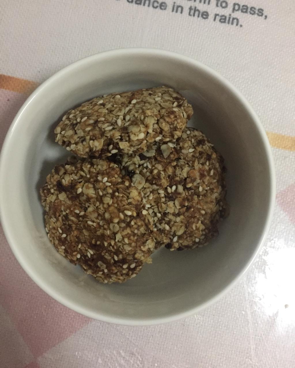 素食:有机燕麦芝麻大饼干