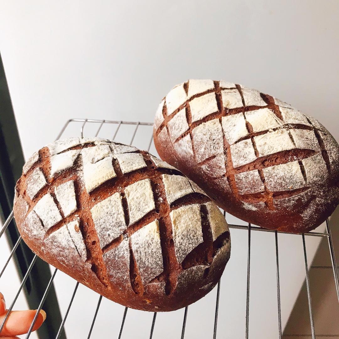 100%全麦黑芝麻餐包（一次发酵）