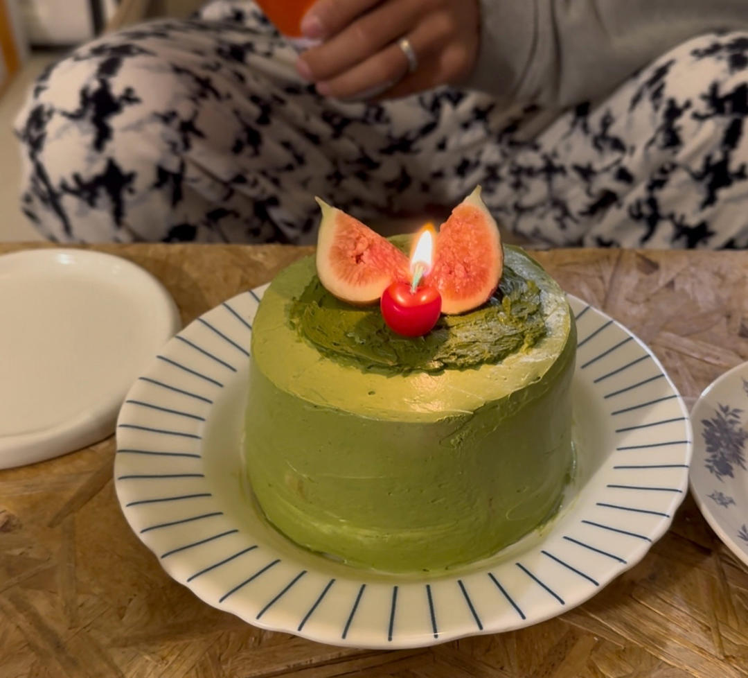 【简简厨房】抹茶戚风蛋糕，抹茶奶油的做法。