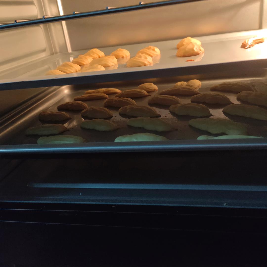 鸡蛋饼干