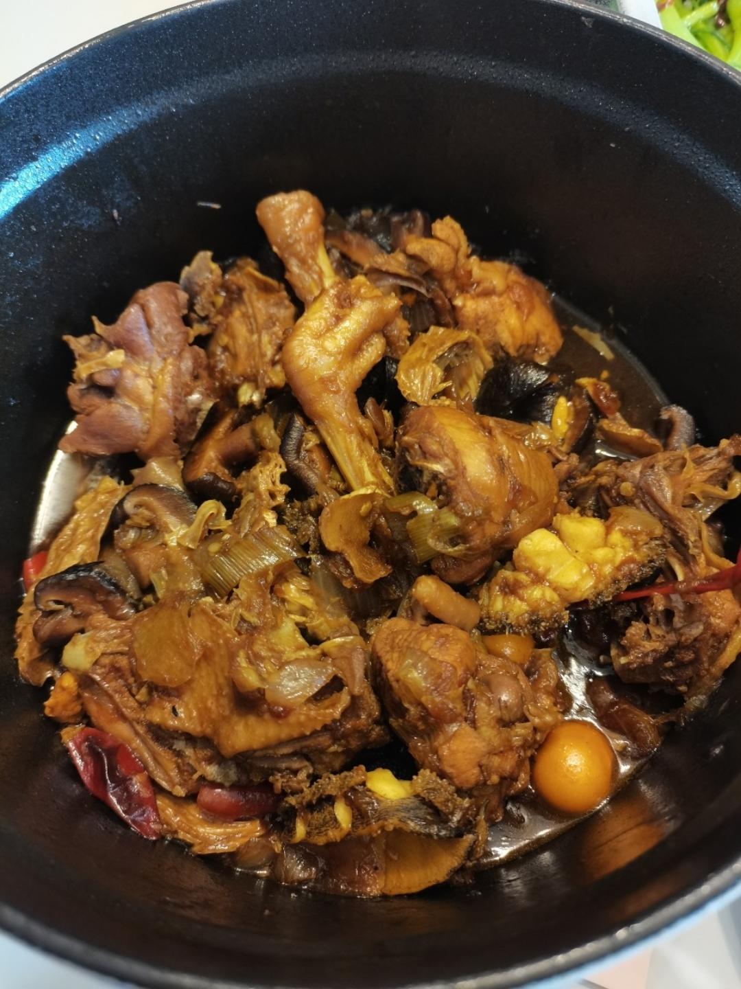鲍鱼焖鸡煲
