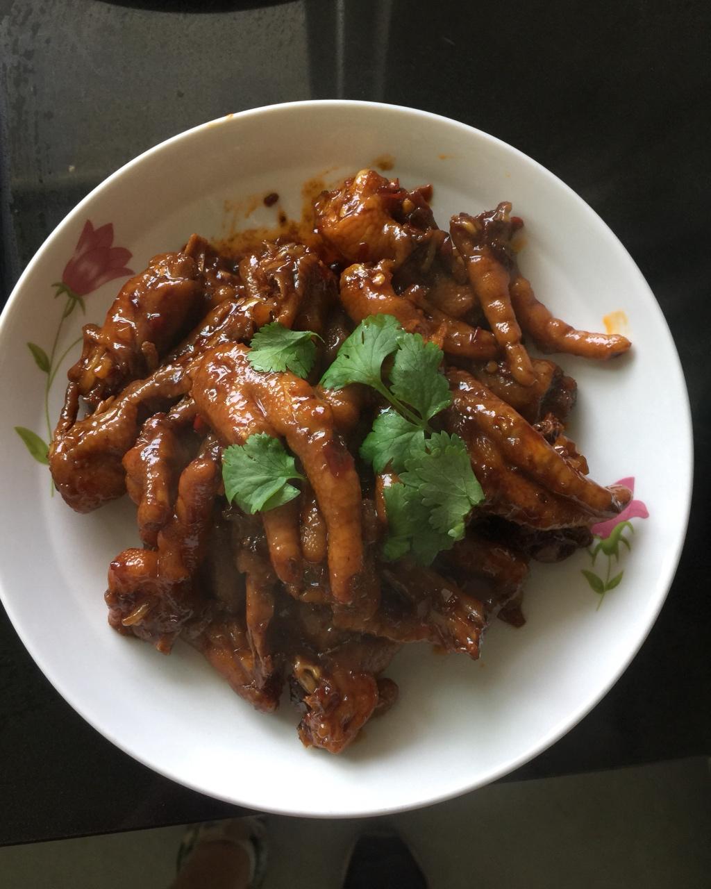 手抓零食香辣鸡爪