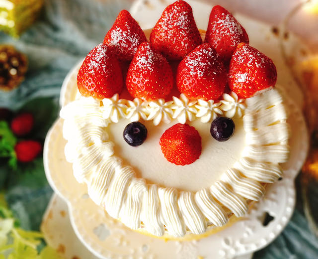 圣诞老人草莓蛋糕的做法