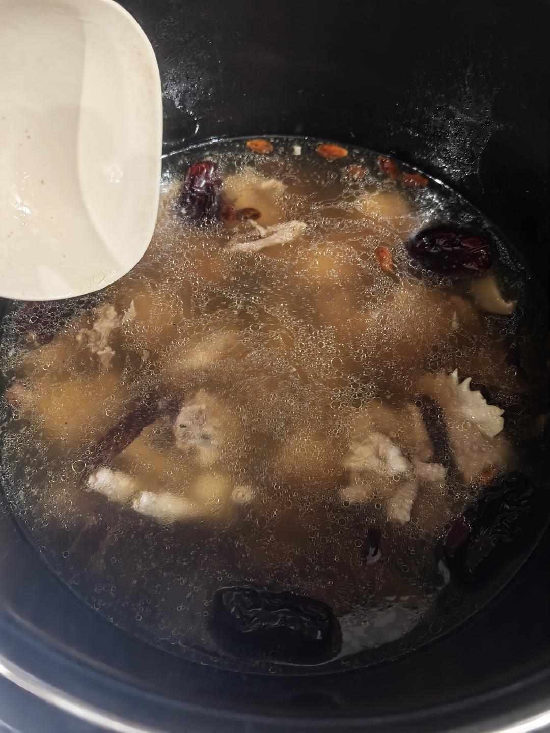 煲靓汤 老母鸡汤