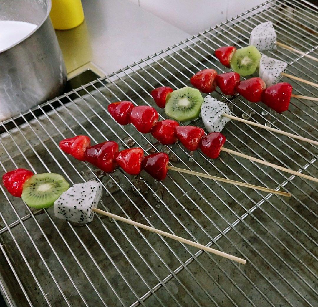 草莓冰糖葫芦儿