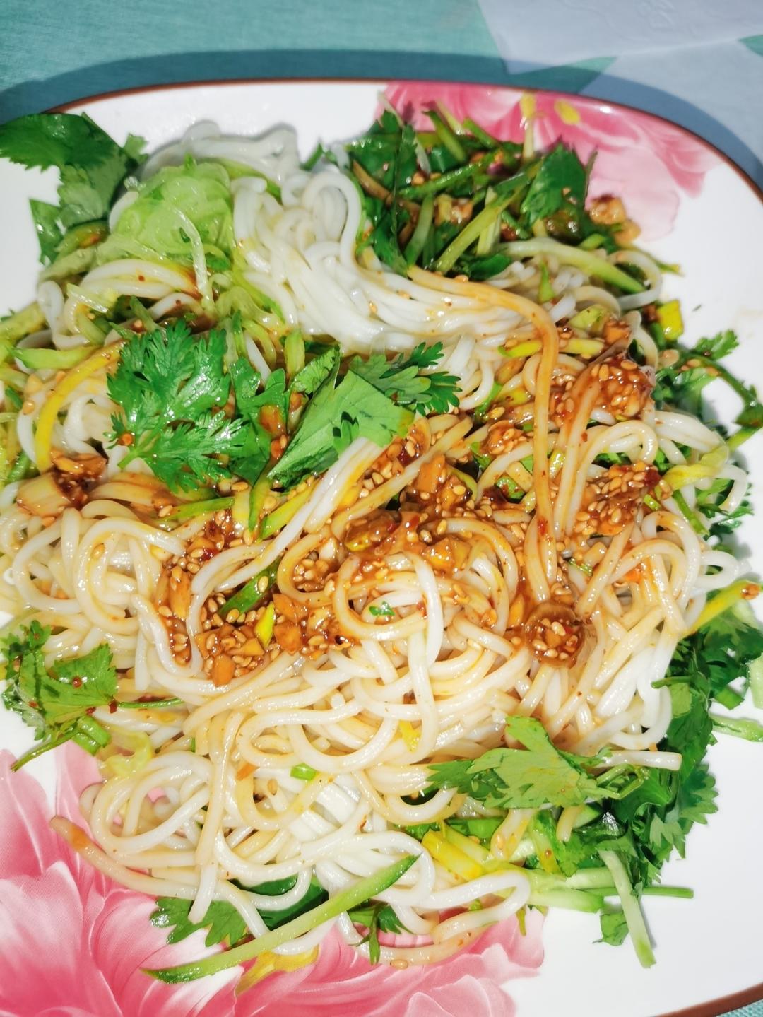 巨好吃㊙️酸辣凉拌面❗️十分钟搞定，简单快手❗️