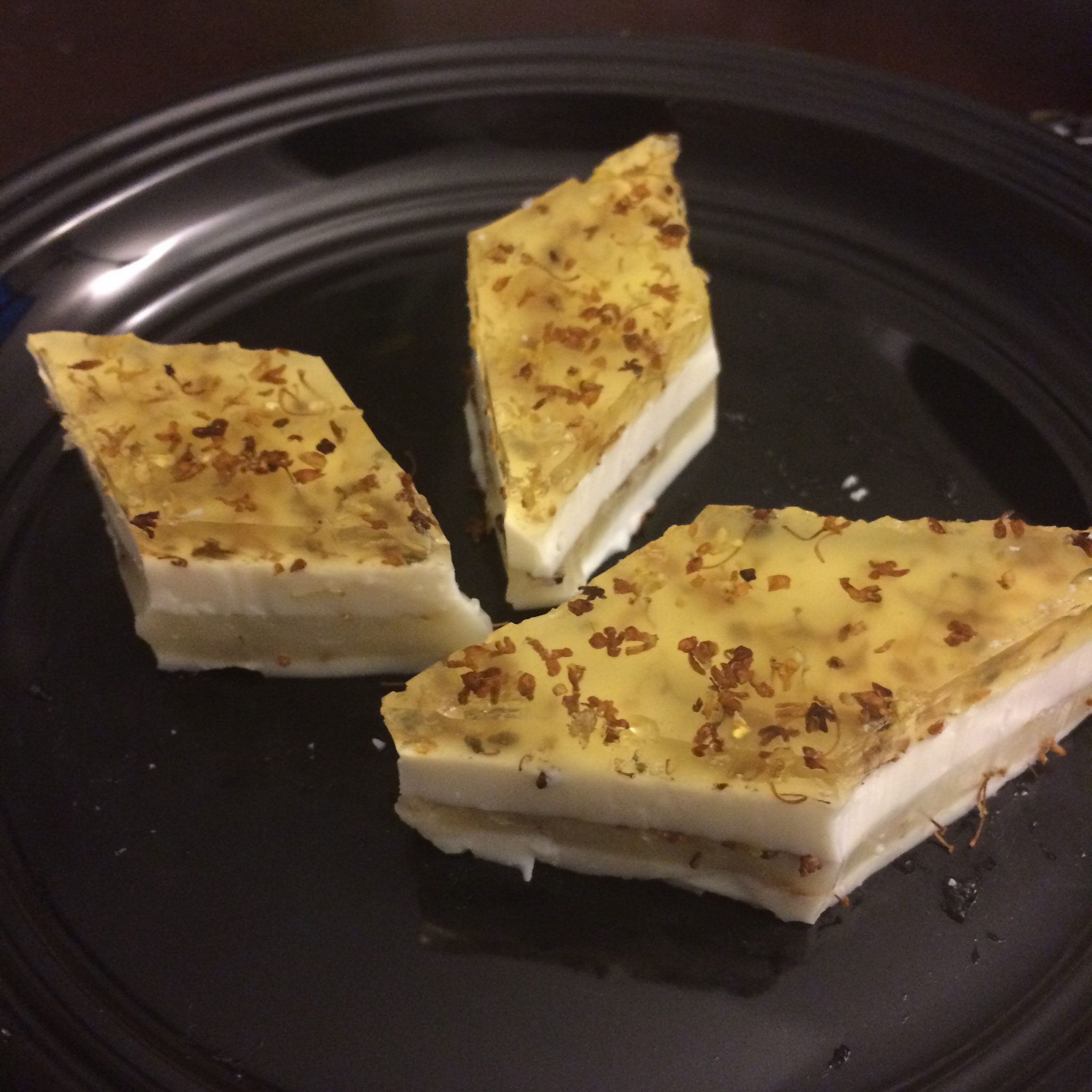 “会动的”椰汁桂花糕