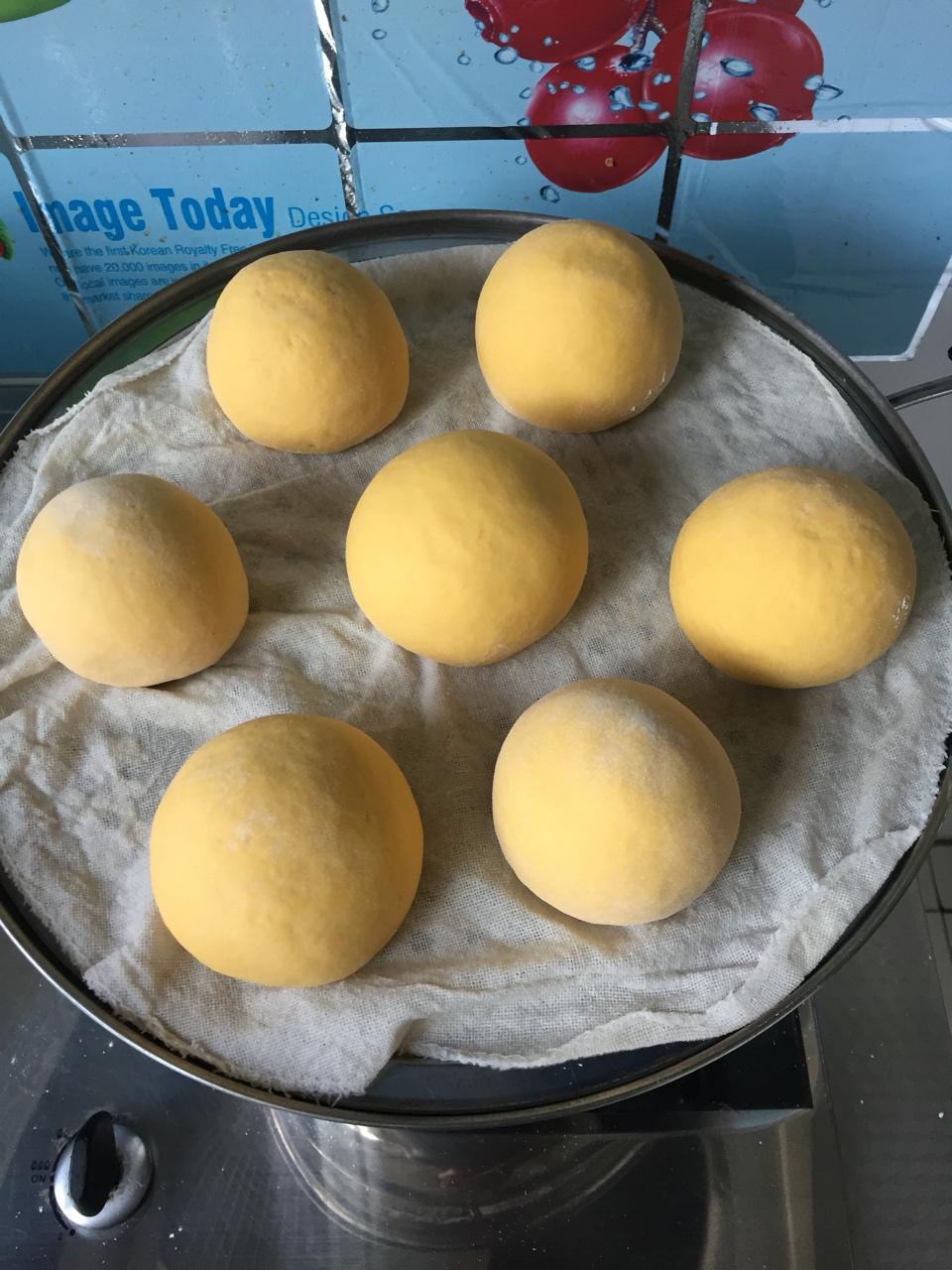 新手也可以--详解如何做出人见人爱、金黄的南瓜馒头