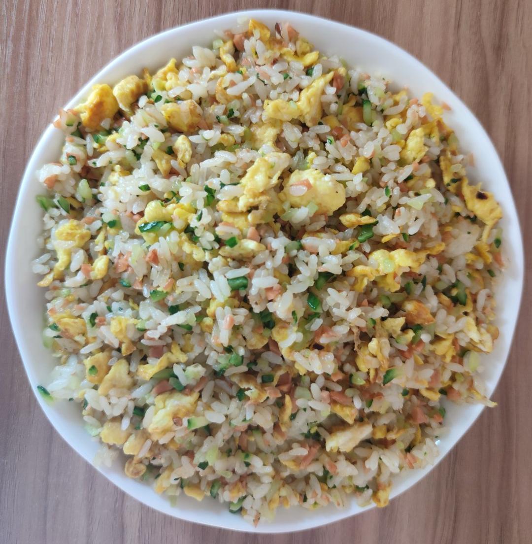色香味俱全❗️❗️❗️好恰的火腿肠蛋炒饭