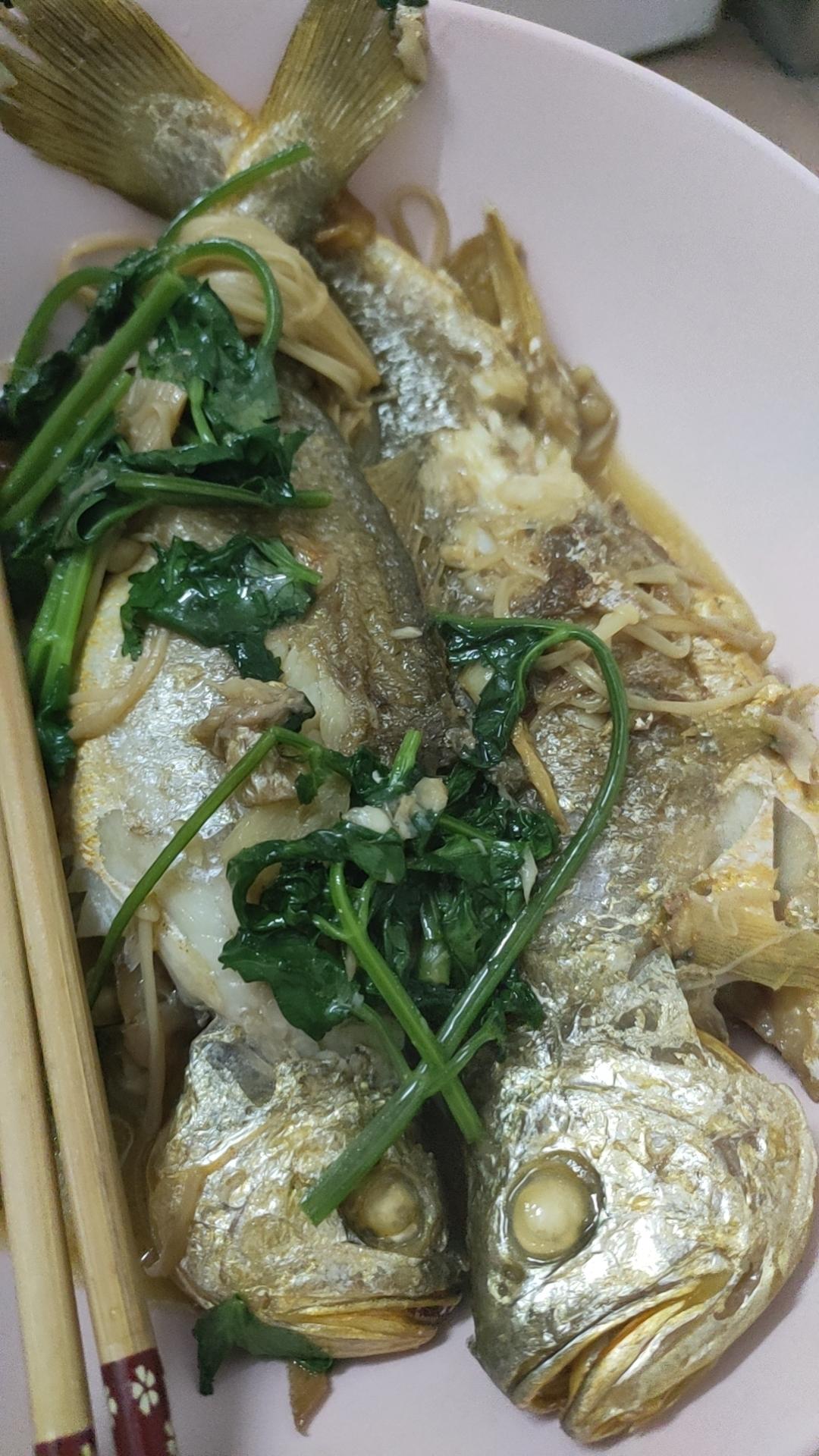红烧黄鱼—鱼皮不破的小窍门
