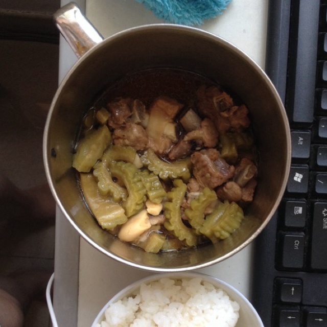 豉汁排骨苦瓜煲