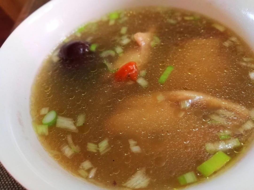 竹荪煲鸡汤