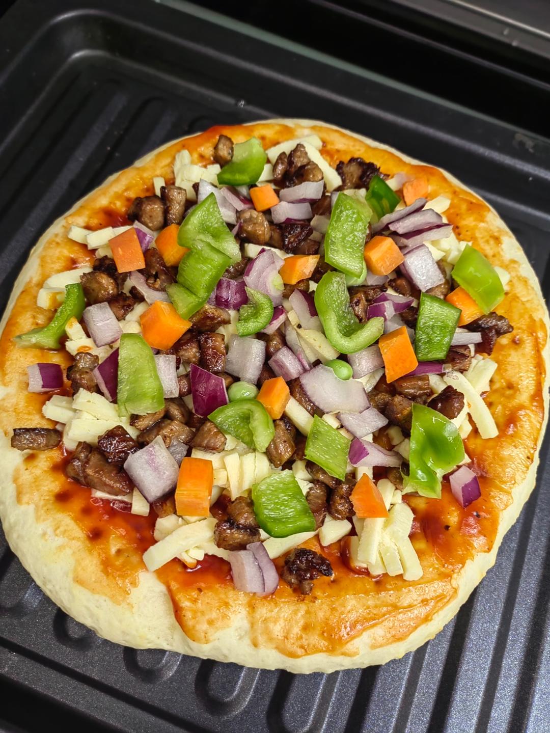 黑椒牛肉火腿双拼披萨8寸