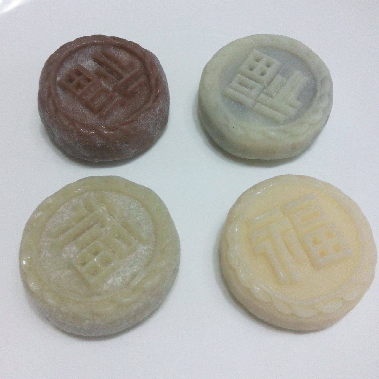 抹茶栗蓉冰皮月饼