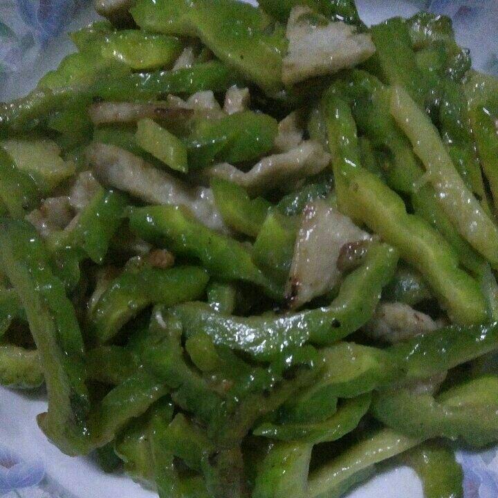 苦瓜炒肉片