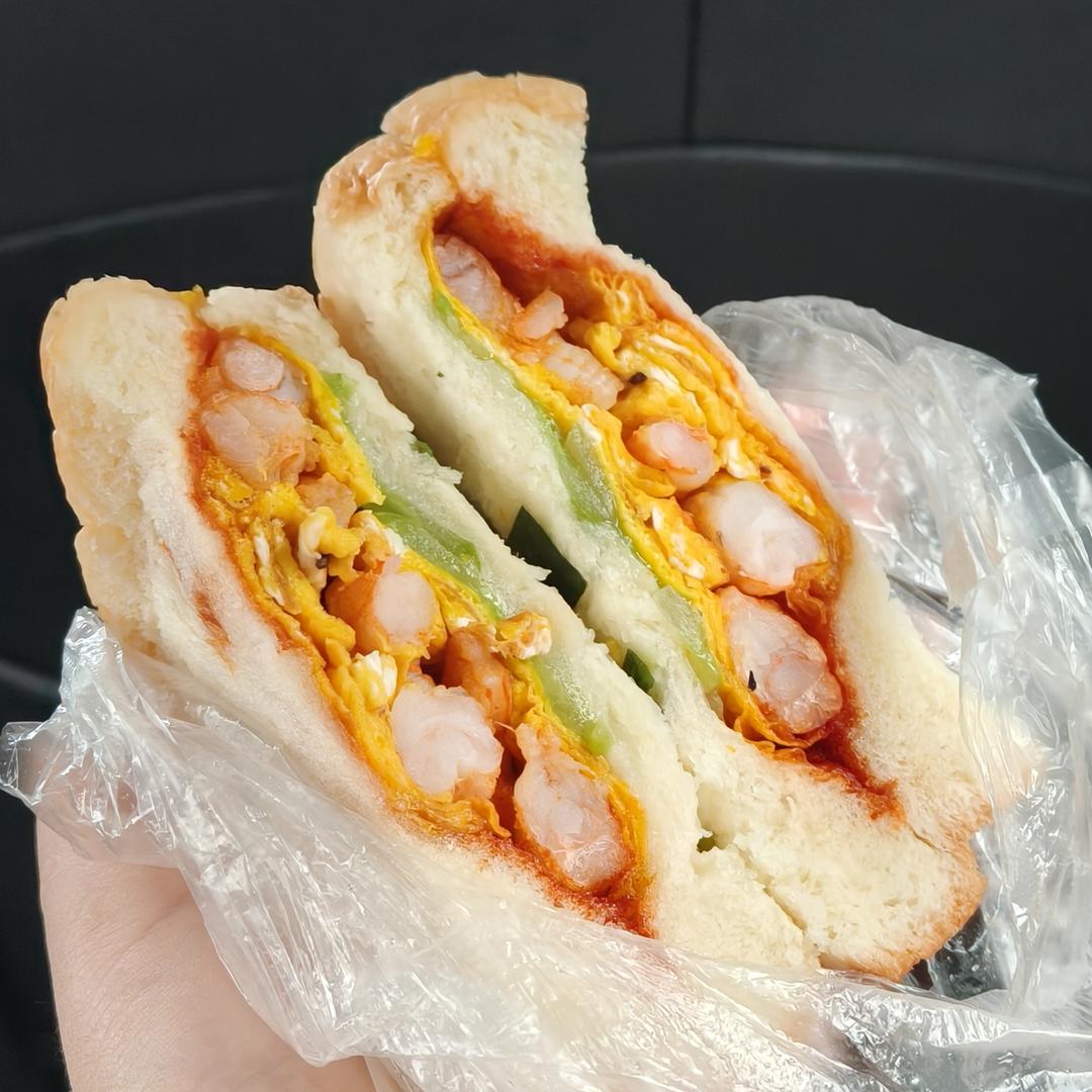 虾仁滑蛋三明治