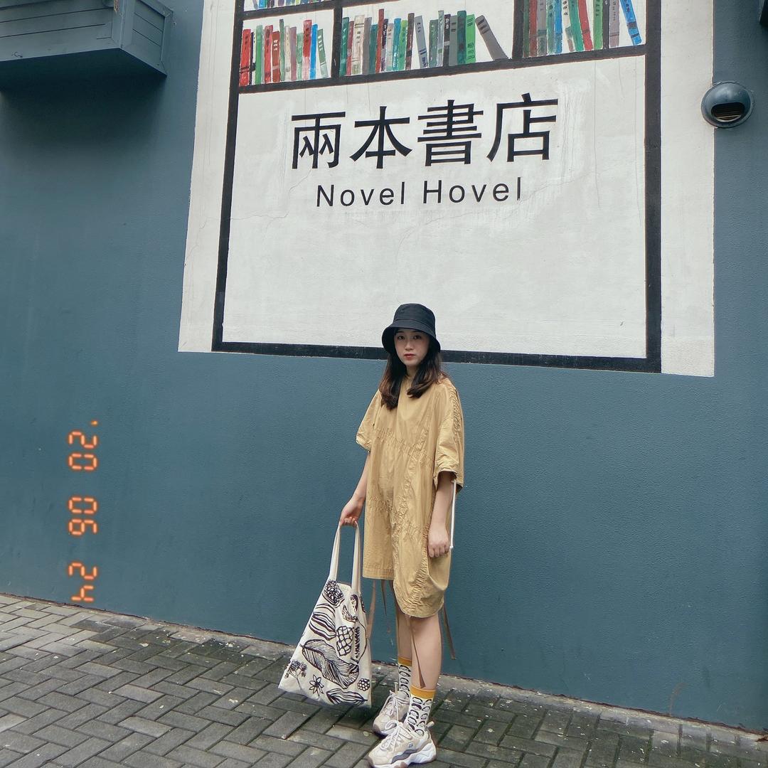 珊珊不来迟吖
