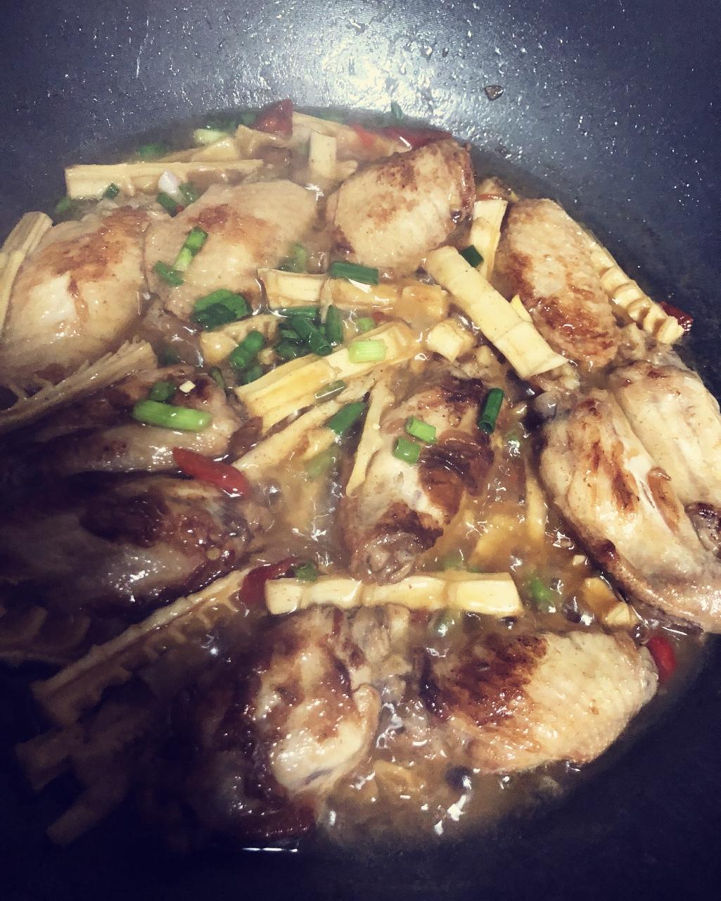 鸡翅根烧笋干
