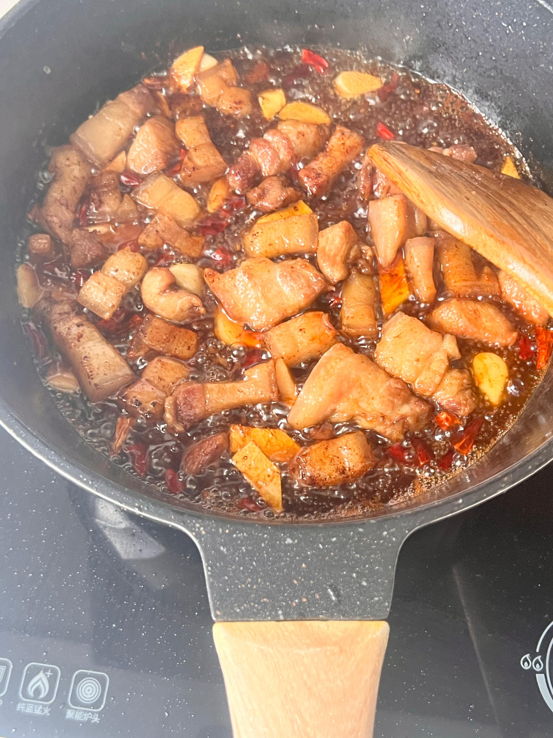 不焯水不放油的家常红烧肉