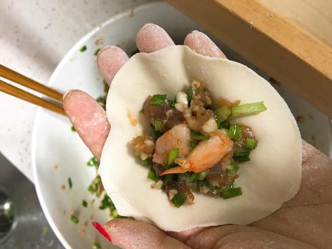 韭菜鲜虾猪肉饺的做法