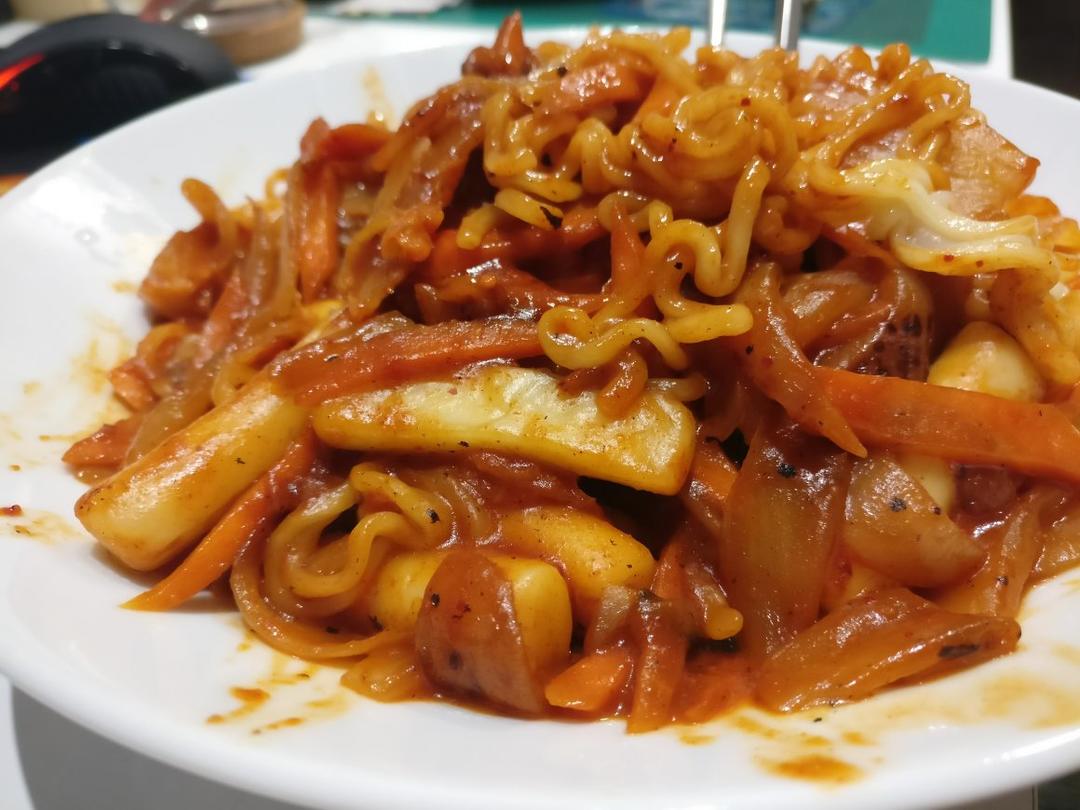 韩式辣炒年糕（or网红芝士套路之芝心年糕）