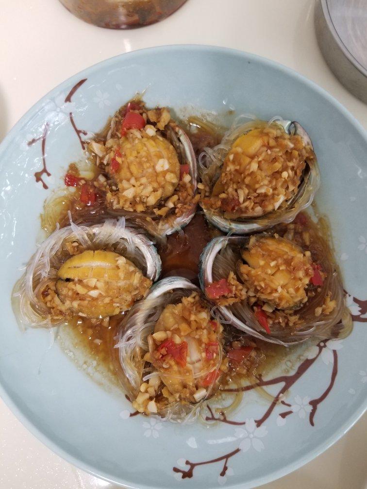 蒜蓉粉丝蒸鲍鱼