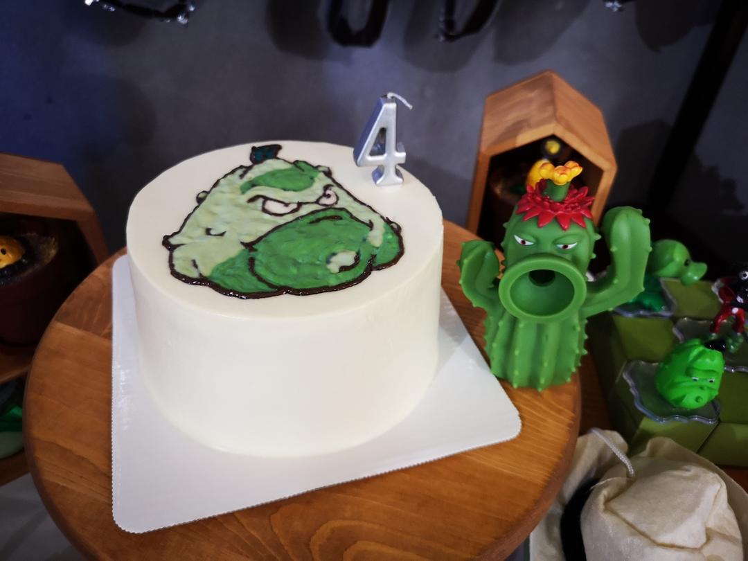 手绘奶油生日蛋糕（植物大战僵尸向日葵版）