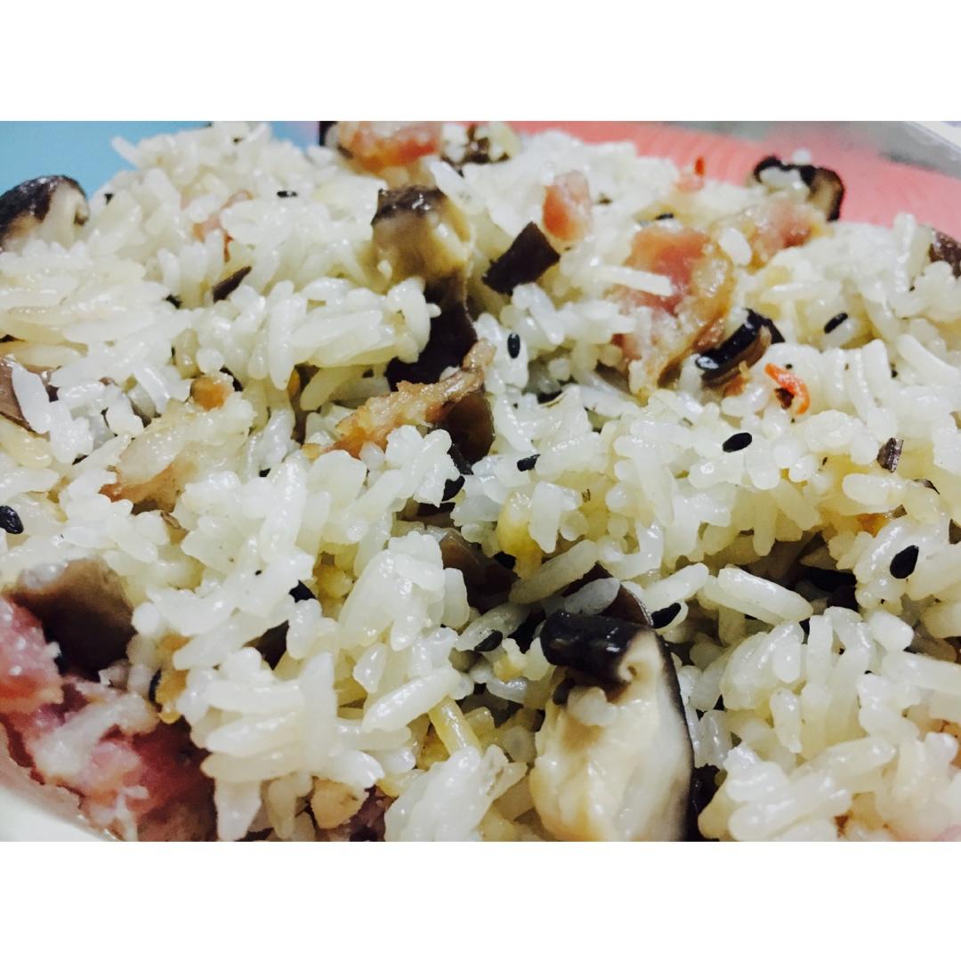 电饭锅版香菇腊肠饭