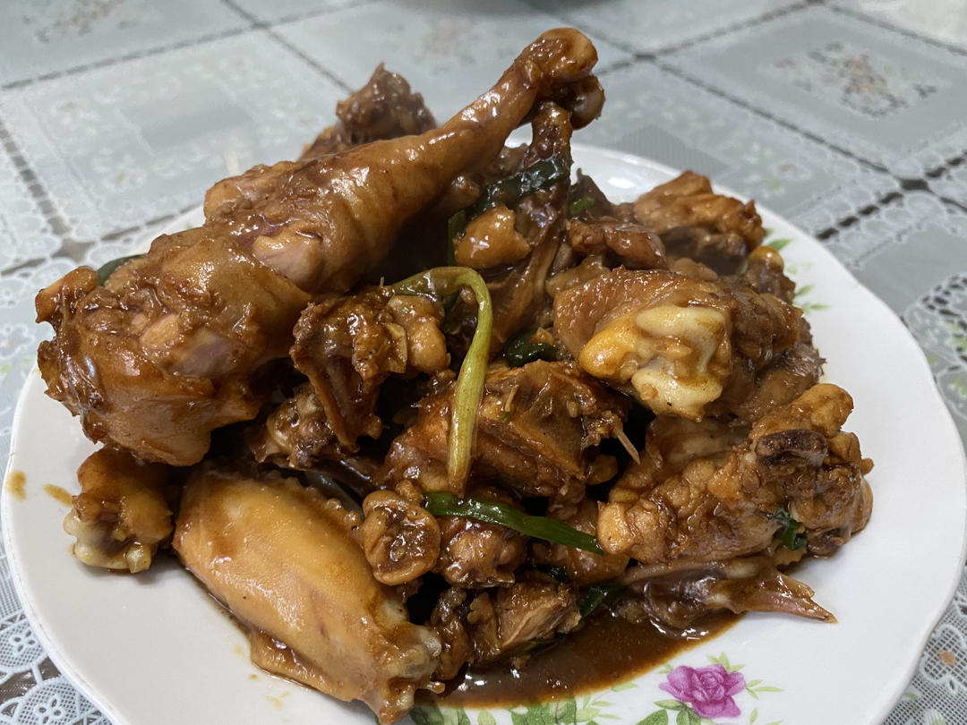 炒鸡香的农家姜葱炒鸡