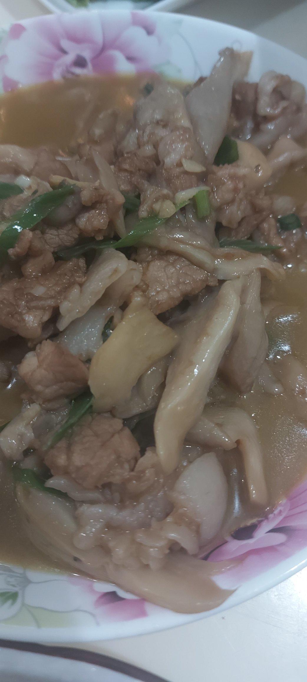 平菇/海鲜菇炒肉