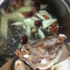 白瓜鱼头汤的做法 步骤4