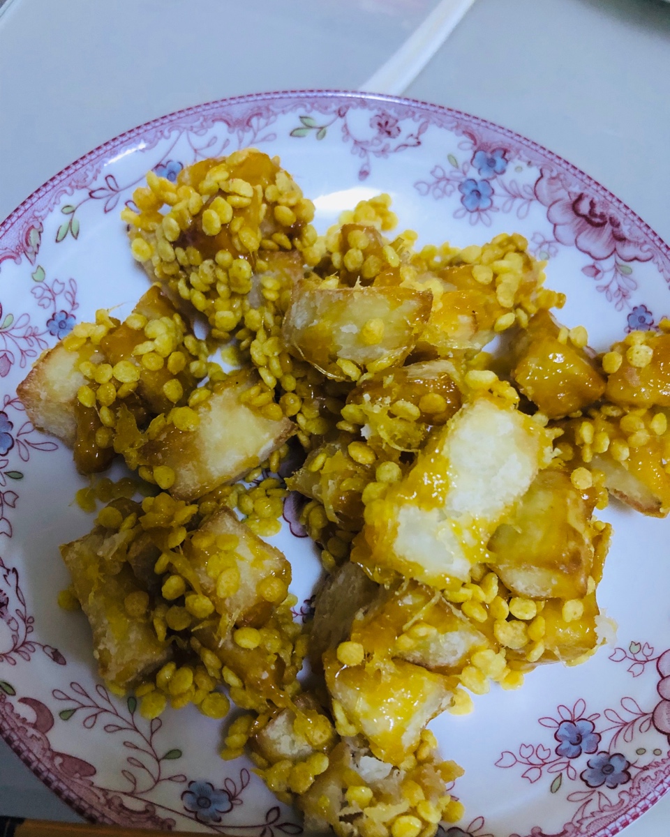黄金地瓜酥（玉米片拔丝红薯）