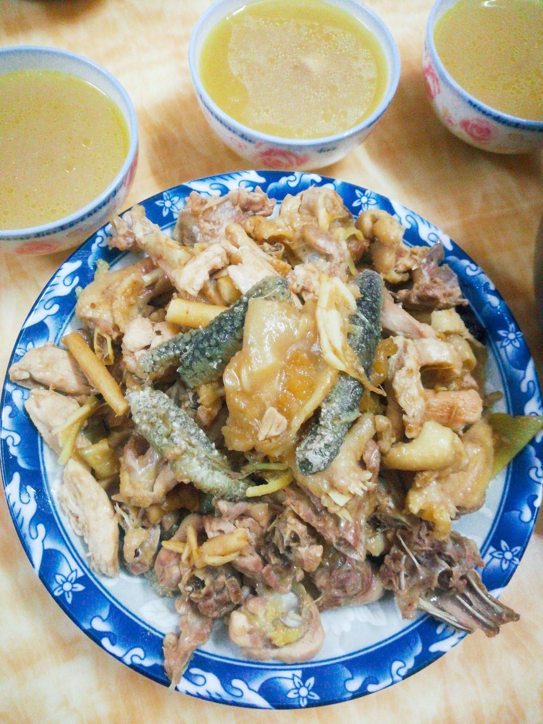 海参花胶乌鸡汤
